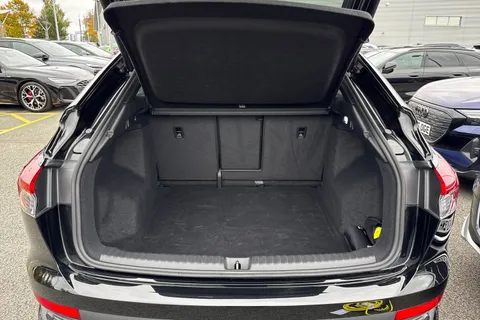 KN25MBX Audi Q4 e-tron Q4 Sportback Black Edition 45 e-tron 210,00 kW Thumbnail #7