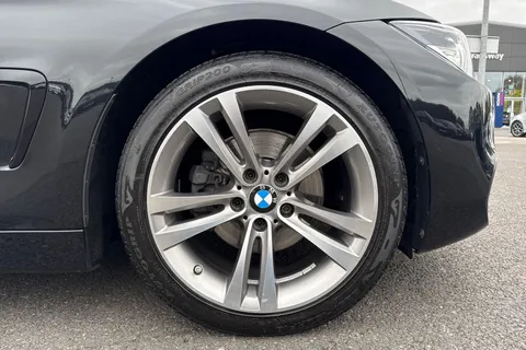 YK18KMA BMW 4 Series 2.0 420d Sport Auto Euro 6 (s/s) 2dr Thumbnail #10