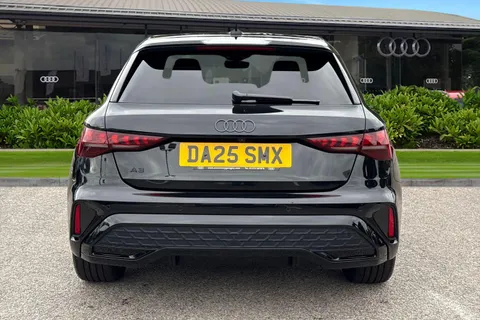 DA25SMX Audi A3 Black Edition 40 TFSI e 204 PS S tronic Thumbnail #5