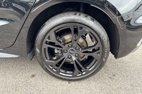 DA25SMX Audi A3 Black Edition 40 TFSI e 204 PS S tronic Thumbnail #11