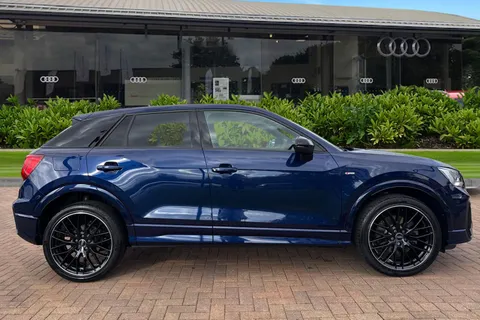 KO74URA Audi Q2 Black Edition 35 TFSI 150 PS S tronic Thumbnail #4