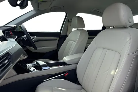 GY72HKG Audi e-tron Sportback Technik 50 quattro 230,00 kW Thumbnail #17