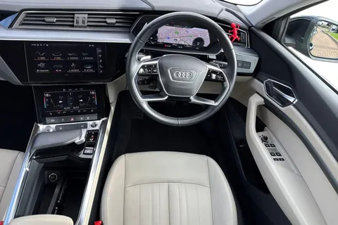 GY72HKG Audi e-tron Sportback Technik 50 quattro 230,00 kW Thumbnail #19