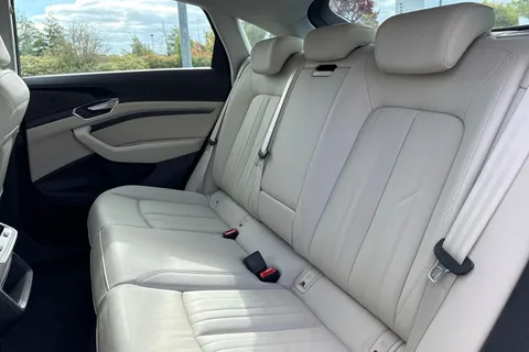 GY72HKG Audi e-tron Sportback Technik 50 quattro 230,00 kW Thumbnail #20