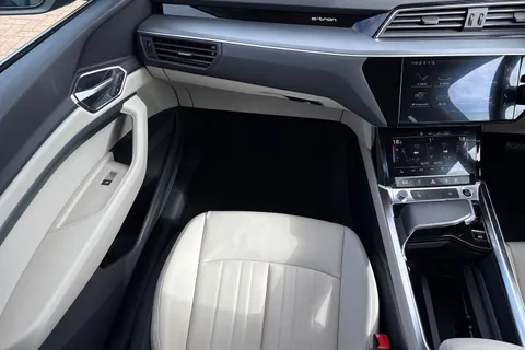 GY72HKG Audi e-tron Sportback Technik 50 quattro 230,00 kW Thumbnail #21