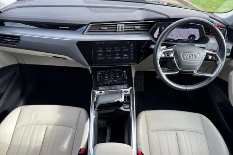 GY72HKG Audi e-tron Sportback Technik 50 quattro 230,00 kW Thumbnail #32