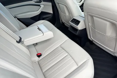 GY72HKG Audi e-tron Sportback Technik 50 quattro 230,00 kW Thumbnail #41