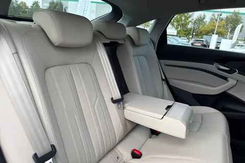 GY72HKG Audi e-tron Sportback Technik 50 quattro 230,00 kW Thumbnail #42