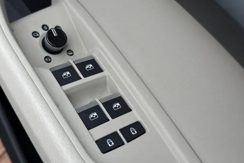 GY72HKG Audi e-tron Sportback Technik 50 quattro 230,00 kW Thumbnail #43