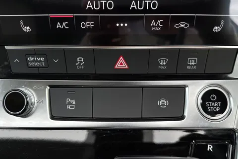 GY72HKG Audi e-tron Sportback Technik 50 quattro 230,00 kW Thumbnail #59