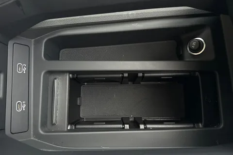 GY72HKG Audi e-tron Sportback Technik 50 quattro 230,00 kW Thumbnail #60