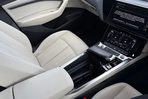 GY72HKG Audi e-tron Sportback Technik 50 quattro 230,00 kW Thumbnail #61