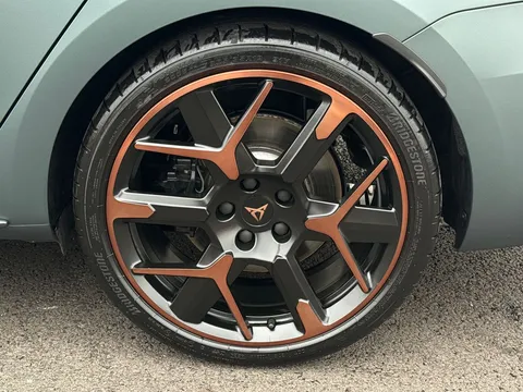 KY25JXP CUPRA Leon 2.0 TSI 333 VZ3 5dr DSG 4Drive, **MATTE PAINT, PAN ROOF** Thumbnail #7