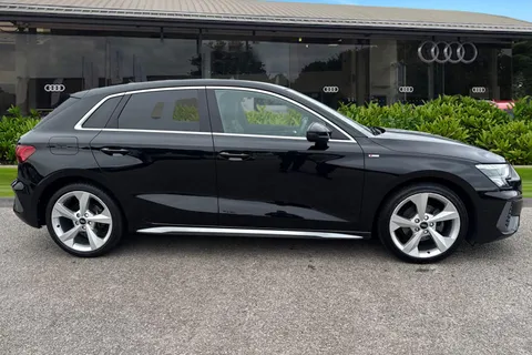 DA72KPV Audi A3 S line 35 TFSI 150 PS S tronic Thumbnail #4