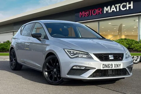 DN69XNY SEAT Leon 1.5 TSI EVO FR Black Edition Euro 6 (s/s) 5dr Thumbnail #2