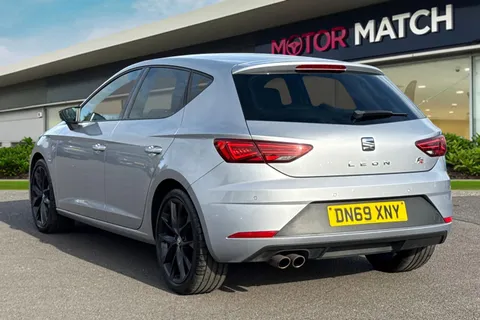 DN69XNY SEAT Leon 1.5 TSI EVO FR Black Edition Euro 6 (s/s) 5dr Thumbnail #3