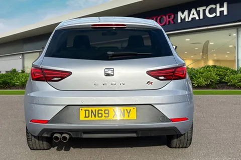 DN69XNY SEAT Leon 1.5 TSI EVO FR Black Edition Euro 6 (s/s) 5dr Thumbnail #5