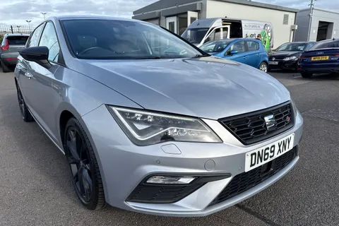 DN69XNY SEAT Leon 1.5 TSI EVO FR Black Edition Euro 6 (s/s) 5dr Thumbnail #9