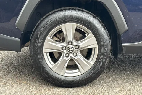 SJ72WFS Toyota Rav4 2.5 VVT-h Icon CVT Euro 6 (s/s) 5dr Thumbnail #12