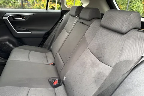 SJ72WFS Toyota Rav4 2.5 VVT-h Icon CVT Euro 6 (s/s) 5dr Thumbnail #20