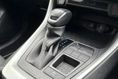 SJ72WFS Toyota Rav4 2.5 VVT-h Icon CVT Euro 6 (s/s) 5dr Thumbnail #24