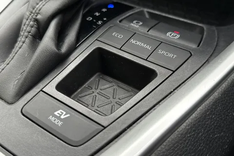 SJ72WFS Toyota Rav4 2.5 VVT-h Icon CVT Euro 6 (s/s) 5dr Thumbnail #43