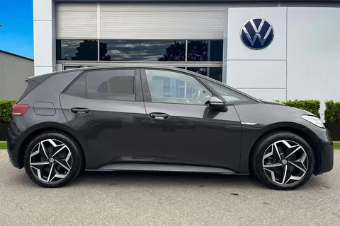 LO70ANR Volkswagen ID.3 Pro (58kWh) Family (Performance) | Rear Camera | Pan Roof Thumbnail #3