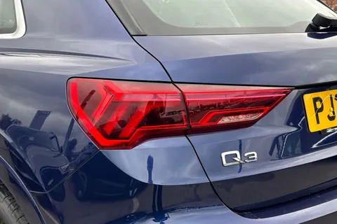 PJ22WZT Audi Q3 Sport 35 TFSI  150 PS 6-speed Thumbnail #8