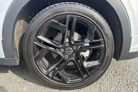 CY25HWE Volkswagen T-Cross 1.0 TSI Black Edition 5dr DSG Thumbnail #10