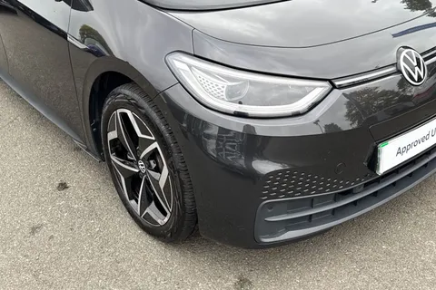 LO70ANR Volkswagen ID.3 Pro (58kWh) Family (Performance) | Rear Camera | Pan Roof Thumbnail #8