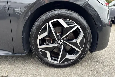 LO70ANR Volkswagen ID.3 Pro (58kWh) Family (Performance) | Rear Camera | Pan Roof Thumbnail #9