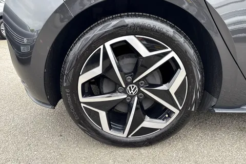 LO70ANR Volkswagen ID.3 Pro (58kWh) Family (Performance) | Rear Camera | Pan Roof Thumbnail #10