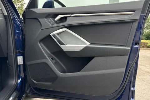 PJ22WZT Audi Q3 Sport 35 TFSI  150 PS 6-speed Thumbnail #21