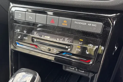 CY25HWE Volkswagen T-Cross 1.0 TSI Black Edition 5dr DSG Thumbnail #22