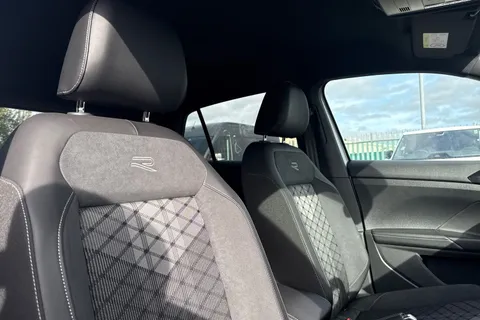 CY25HWE Volkswagen T-Cross 1.0 TSI Black Edition 5dr DSG Thumbnail #24