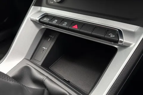 PJ22WZT Audi Q3 Sport 35 TFSI  150 PS 6-speed Thumbnail #31