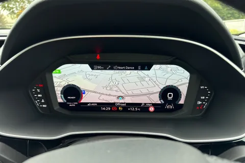 PJ22WZT Audi Q3 Sport 35 TFSI  150 PS 6-speed Thumbnail #37