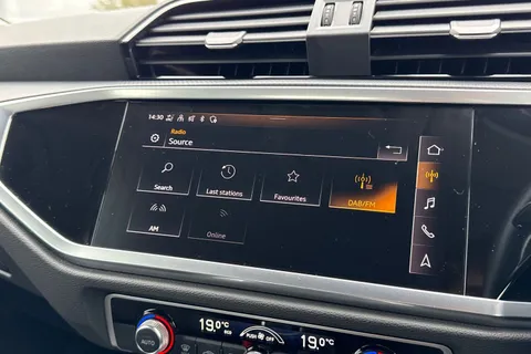 PJ22WZT Audi Q3 Sport 35 TFSI  150 PS 6-speed Thumbnail #43