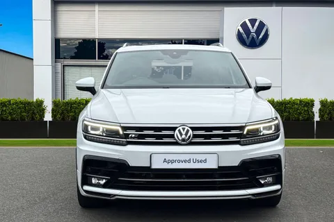 DE19ZMV Volkswagen Tiguan 2.0 TDi 150 4Motion R-Line Tech 5dr DSG | Heated Seats | Area View Camera Thumbnail #6
