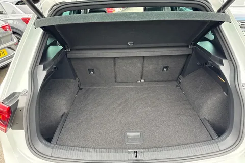 DE19ZMV Volkswagen Tiguan 2.0 TDi 150 4Motion R-Line Tech 5dr DSG | Heated Seats | Area View Camera Thumbnail #7
