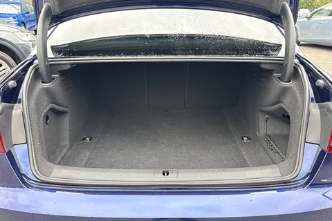 KY21LWH Audi A4 2.0 TFSI 35 S line S Tronic Euro 6 (s/s) 4dr Thumbnail #10