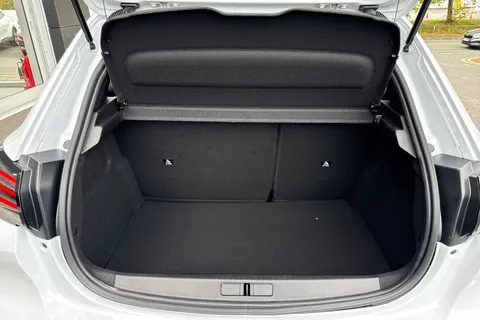 6 of 67 for PEUGEOT 208 1.2 PureTech Style Euro 6 (s/s) 5dr