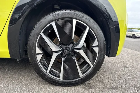 12 of 66 for PEUGEOT 208 115kW GT 51kWh 5dr Auto