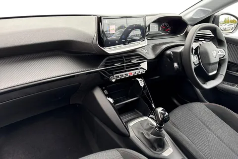 14 of 67 for PEUGEOT 208 1.2 PureTech Style Euro 6 (s/s) 5dr