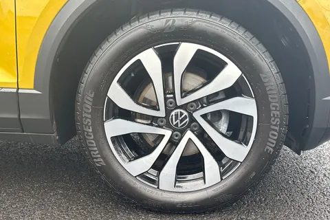 11 of 51 for VOLKSWAGEN T-ROC 1.5 TSI EVO Active 5dr DSG