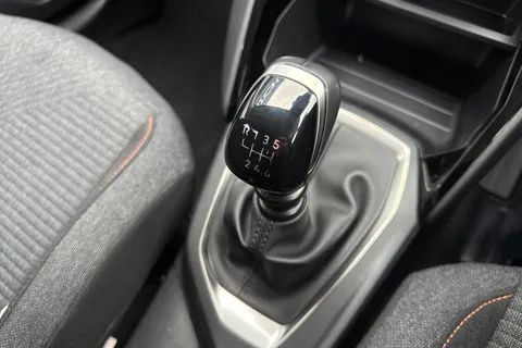 22 of 67 for PEUGEOT 208 1.2 PureTech Style Euro 6 (s/s) 5dr