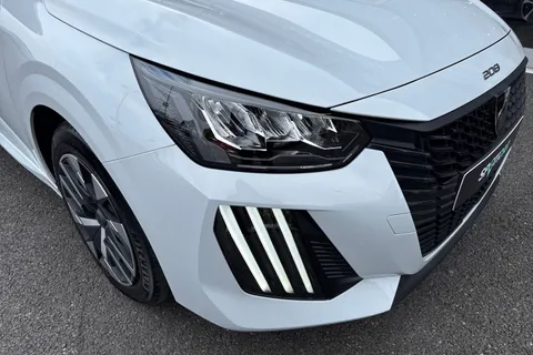 24 of 67 for PEUGEOT 208 1.2 PureTech Style Euro 6 (s/s) 5dr