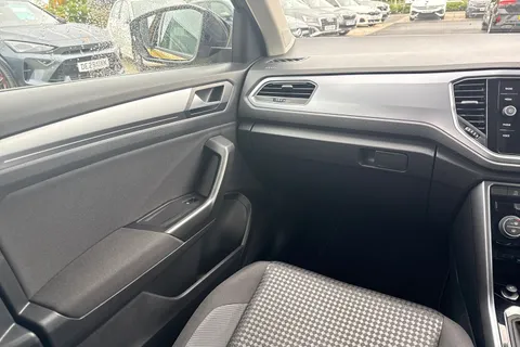 20 of 51 for VOLKSWAGEN T-ROC 1.5 TSI EVO Active 5dr DSG