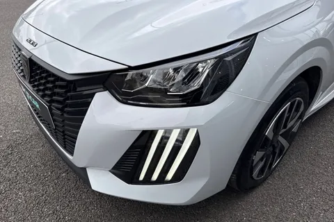 25 of 67 for PEUGEOT 208 1.2 PureTech Style Euro 6 (s/s) 5dr