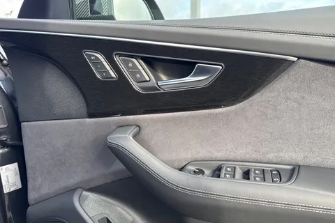  Audi Q8 3.0 TFSI V6 55 Vorsprung Tiptronic quattro Euro 6 (s/s) 5dr Thumbnail #21
